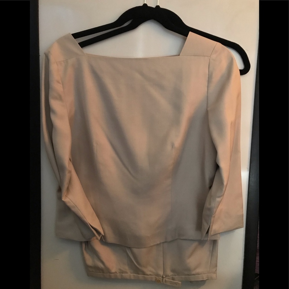 Ann Taylor 2 piece pant set. Silver gray color.